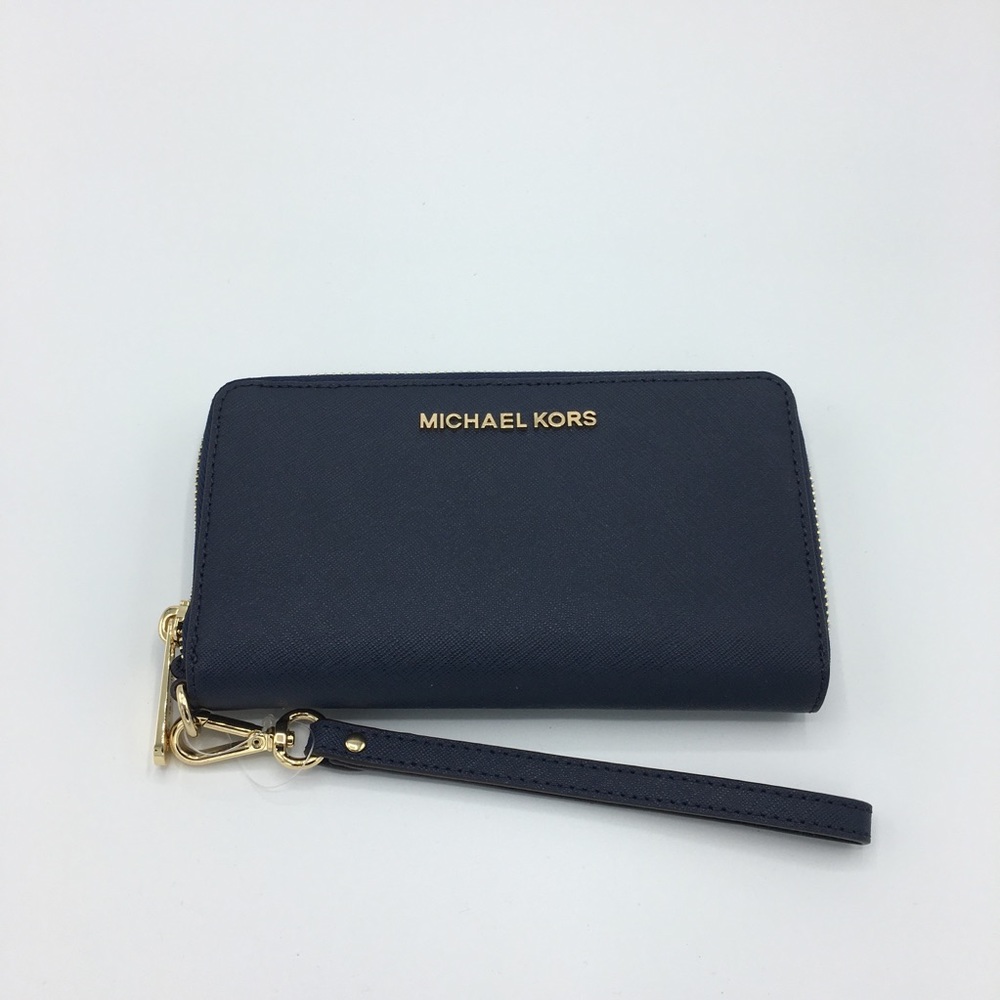 NWT Michael Kors Jet set travel wallet /phone case